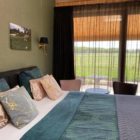 't Heidepaleis Bed & Breakfast 4*