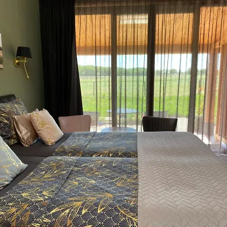 't Heidepaleis Bed & Breakfast *