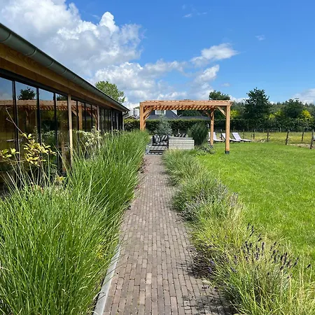 Bed & Breakfast 't Heidepaleis