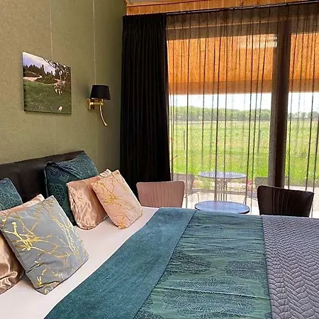't Heidepaleis 4* Garderen