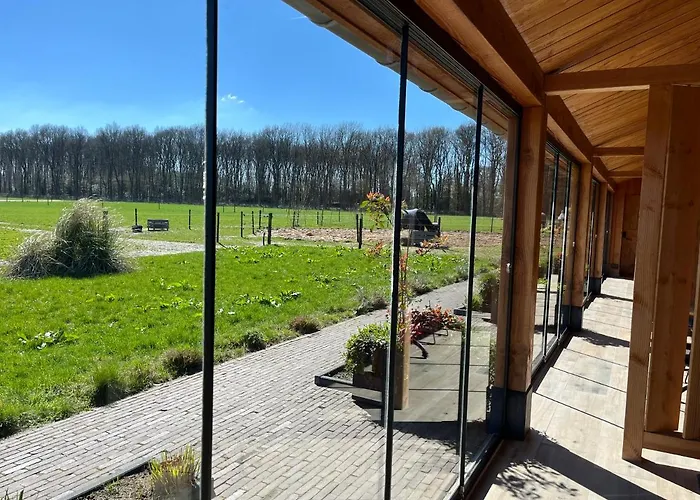 't Heidepaleis Bed & Breakfast Garderen